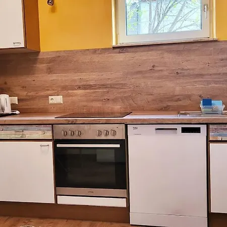 Colourful 2.5 Bedroom With Large Balcony & Garden. * Prinzersdorf