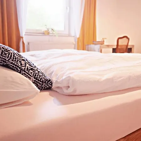 Colourful 2.5 Bedroom With Large Balcony & Garden. *