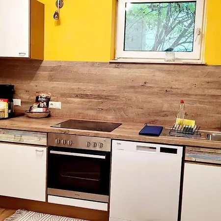 Colourful 2.5 Bedroom With Large Balcony & Garden.