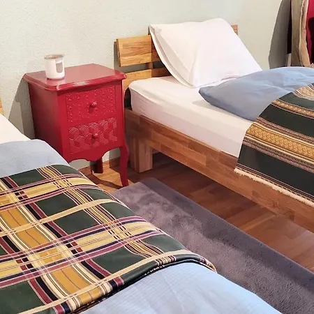 Colourful 2.5 Bedroom With Large Balcony & Garden. *