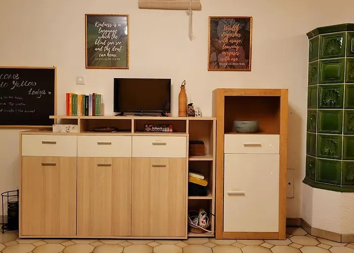 Colourful 2.5 Bedroom With Large Balcony & Garden.