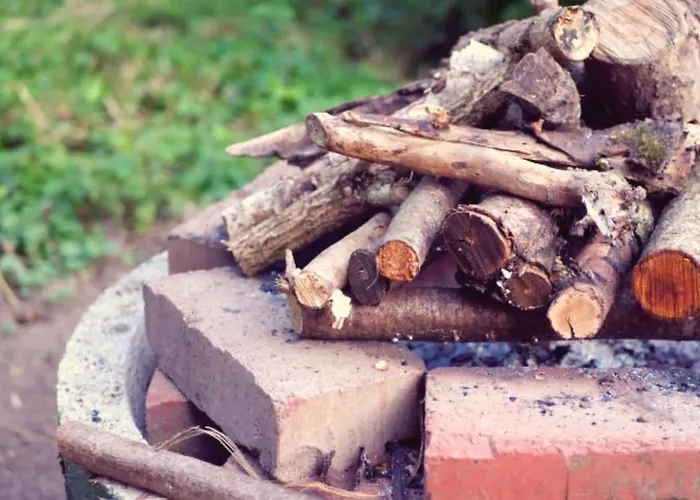 Apartment Colourful 2.5 Bedroom With Large Balcony & Garden. Prinzersdorf