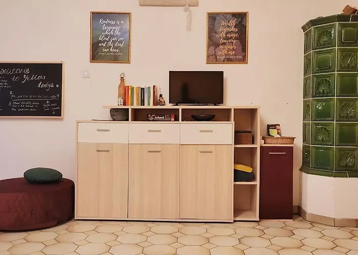 Apartment Colourful 2.5 Bedroom With Large Balcony & Garden.