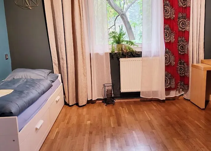 Colourful 2.5 Bedroom With Large Balcony & Garden. Apartment