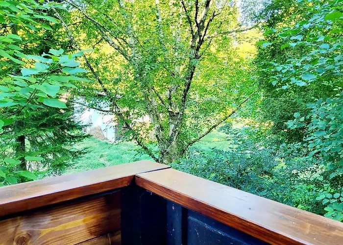 דירה Colourful 2.5 Bedroom With Large Balcony & Garden. *